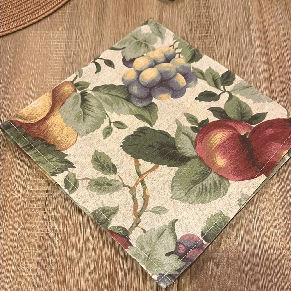 Placemats, Cloth Napkins & Napkin Rings